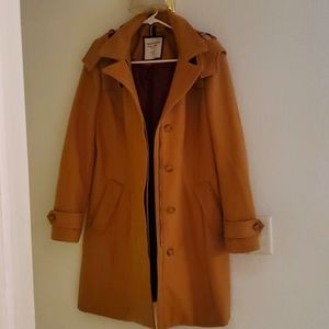 Tommy Hilfiger jacket with removable hood.